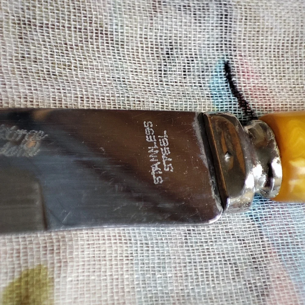 Washington Forge Stainless Steel 6 Steak Knives Sheffield Butterscotch Bakelite